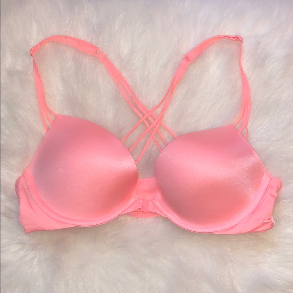 NWOT Victoria’s Secret very sexy push-up 34B